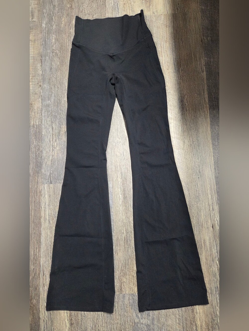 Halara UltraSculpt™ High Waisted Tummy Control Shaping Yoga Flare Leggings.